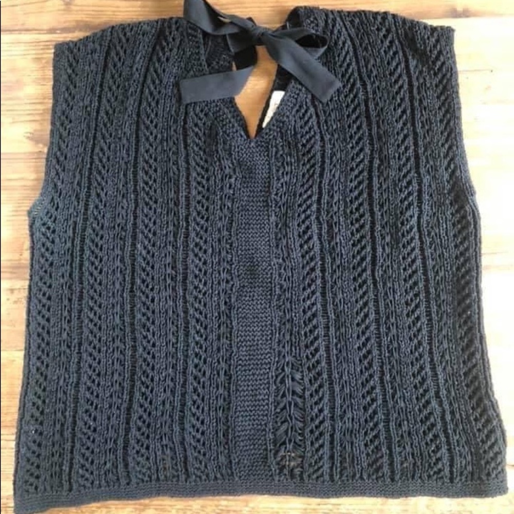 Loft adorable, soft summer sweater top, with tie in back, size xl